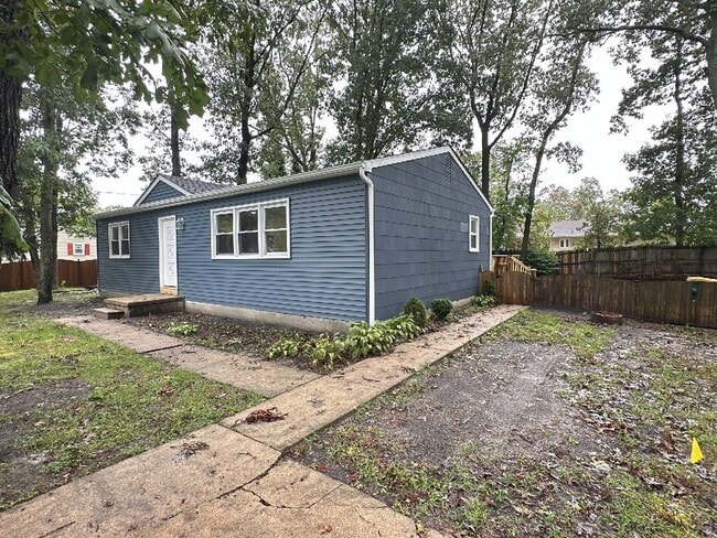 Photo - 408 Apple Dr