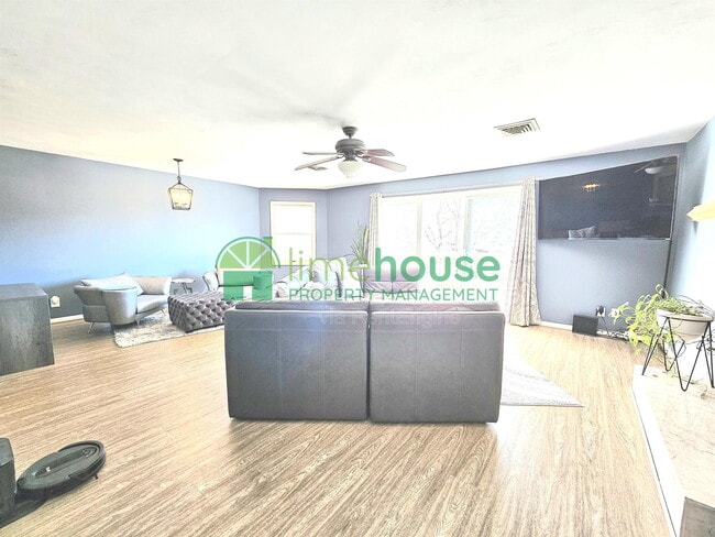 Photo - 311 Norfolk Ave Unit 1