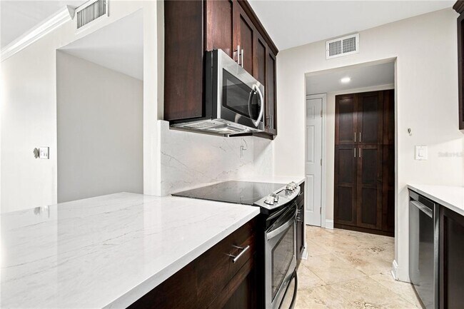 3325 Bayshore Blvd Unit A12