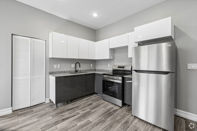 3BR, 2BA - 960SF - Kitchen