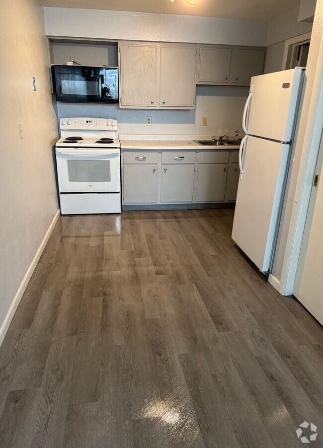 Building Photo - 770 University Ave Unit 3 Rental