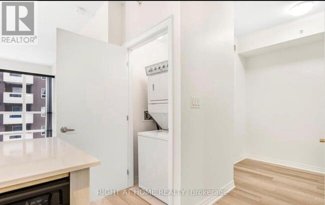 Photo - 111 Worsley St Unité 607
