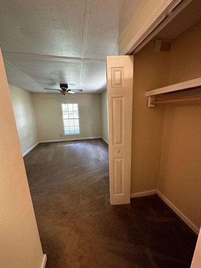 Photo - 4 Bedrooms, 2 Bathrooms - Home in Cartersville!