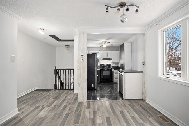 Photo - 159 Castlefrank Rd