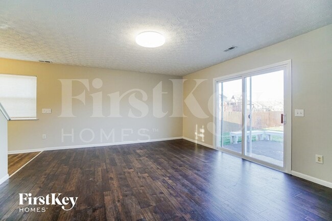 Photo - 261 Inah Ave