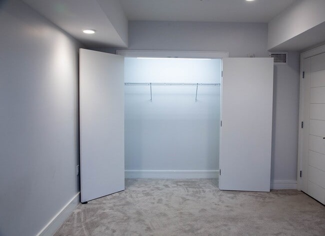 Photo - 262 Monsignor Obrien Hwy Unit 404