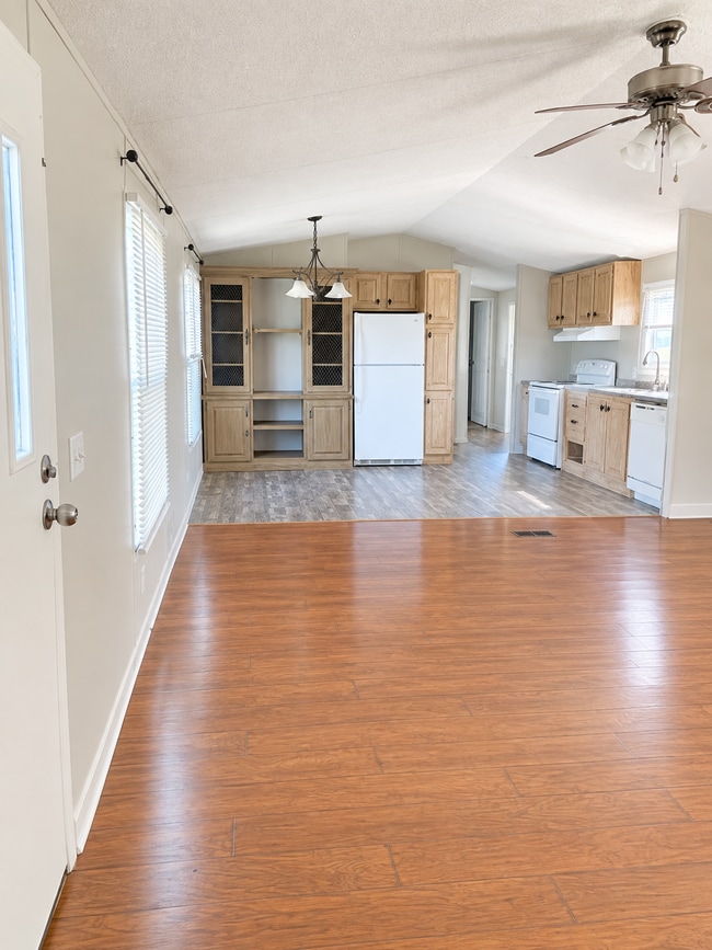 1635 Grand Bois Rd