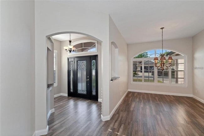 Photo - 2652 Queen Mary Pl