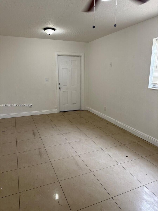 Photo - 2730 NW 15th Ct Unit 2