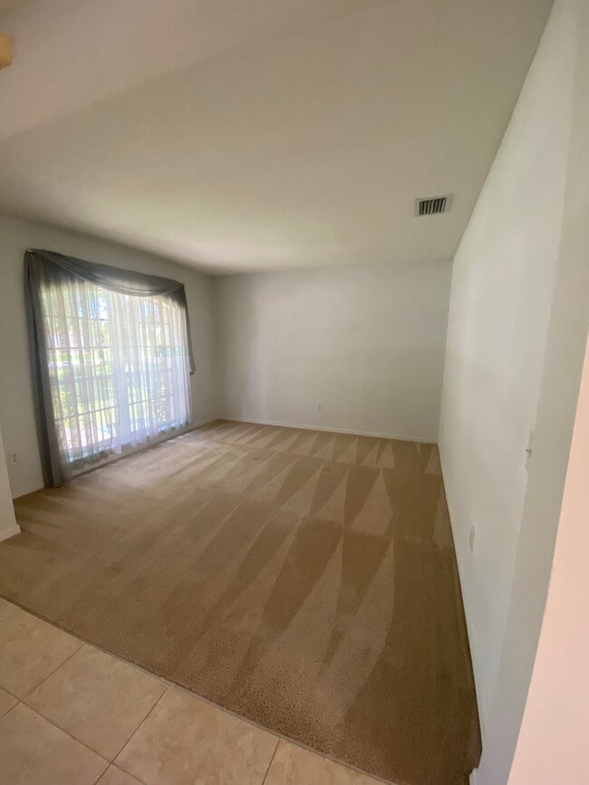 Photo - 781 NW Grenada St