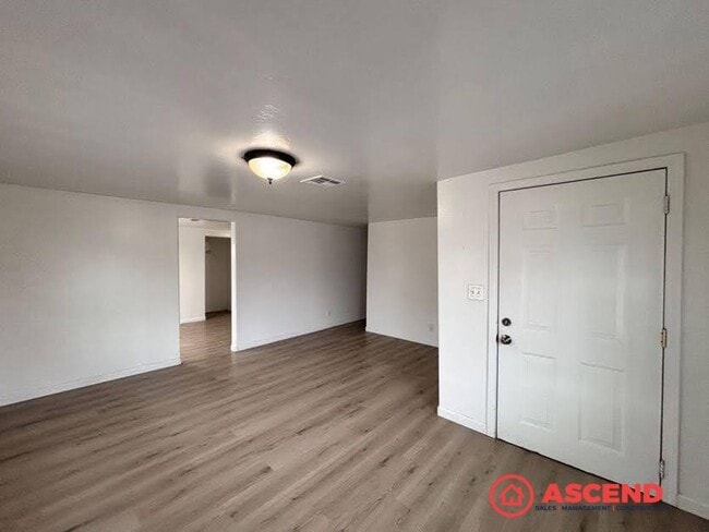 Photo - 201 E 1st St Unit 201 E 1st St #2