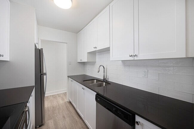 Photo - Cedar Avenue Apartments