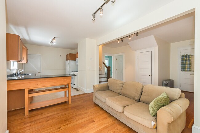 Photo - 46 Hobson St Unit 1