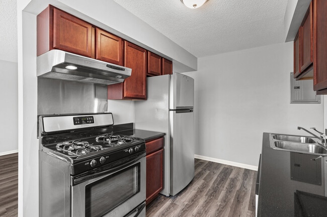 Photo - Rosco Apts-2720 Unit 202
