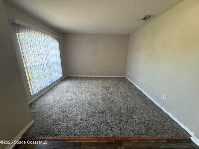 Photo - 1266 Buffing Cir SE