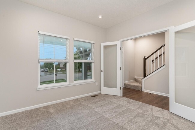 Photo - 620 Hogrefe Rd