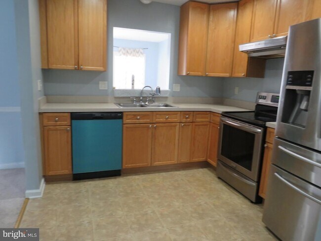 Photo - 46 Desert Rose Way