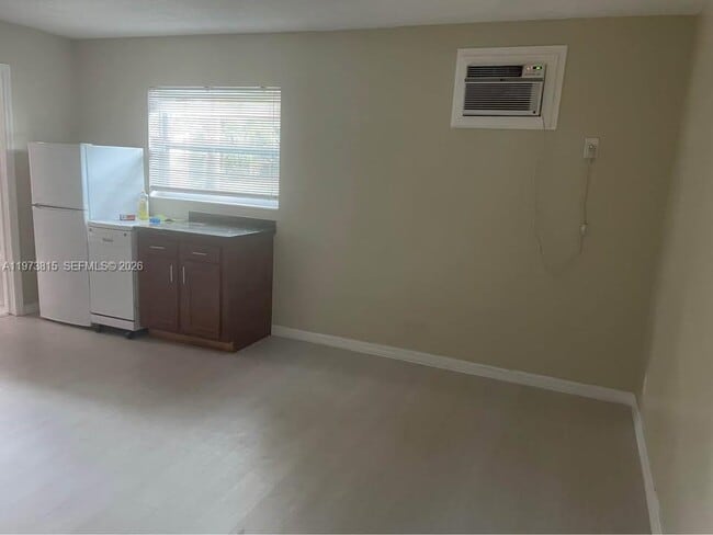 Photo - 4991 SW 27th Ave Unidad C