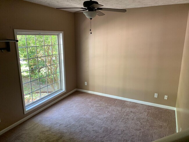 Photo - 907 Clarendon St~Haymount