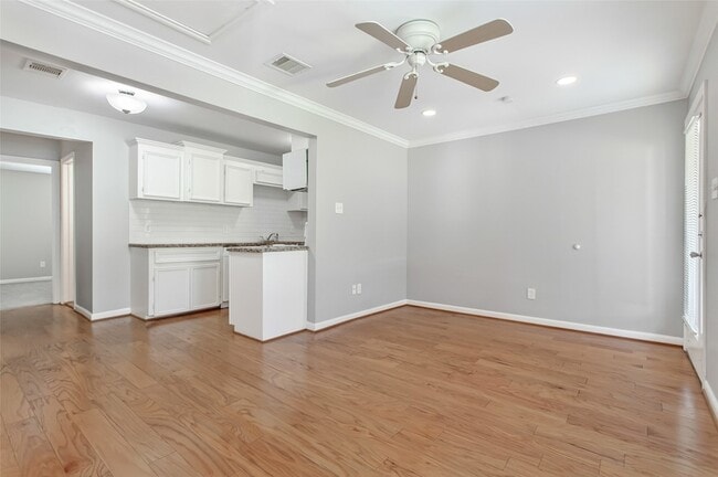 Photo - 4931 Junius St Unidad 8