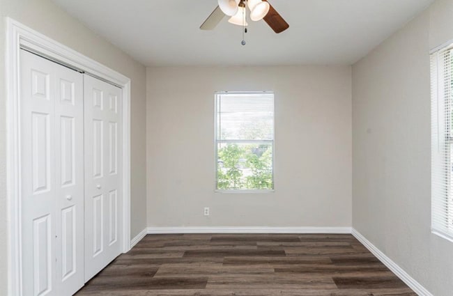 Photo - 5633 Curzon Ave