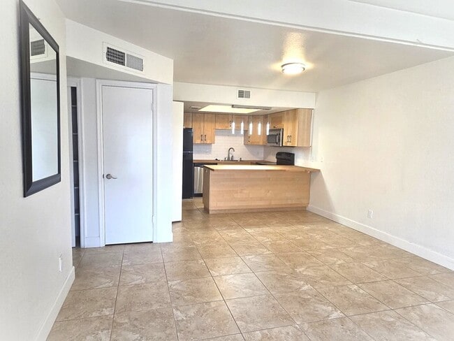 Photo - Stunning 3-bedroom 2 bathroom Condo Unidad 4