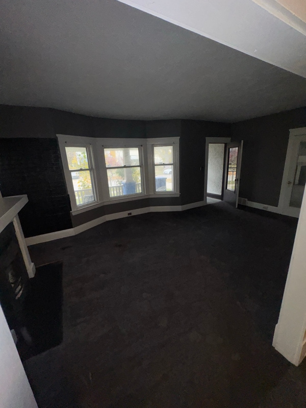 Photo - 1872 Lampson Rd