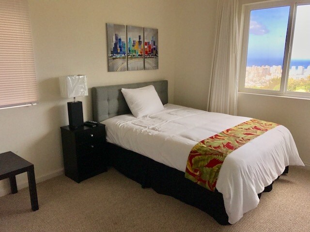 Photo - 2635 Peter St Apartments Unit B'