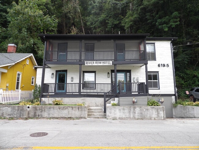 Building Photo - 619.5 Taylor Ave Unit 1