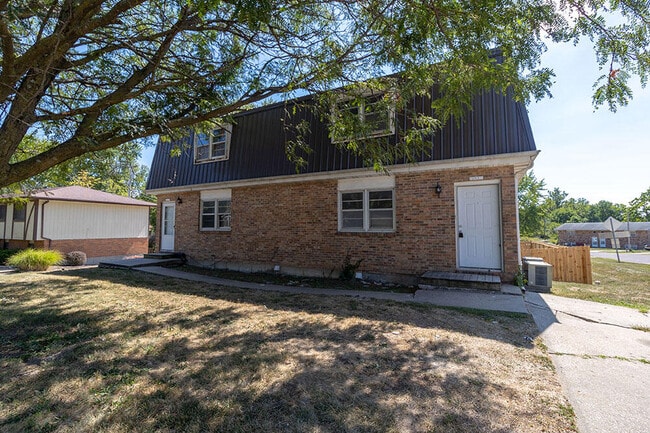 Photo - 6108 E St Charles Rd Townhome