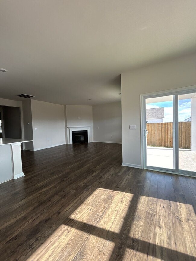 Photo - Beautiful 3/2 In Amenity Filled Neighborhood!