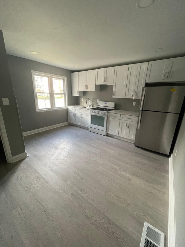 Photo - OLDHAM 1 Unit 1