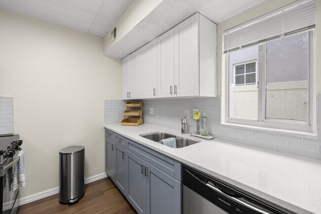 Photo - 3206 W Azeele St