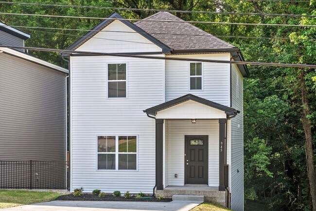 Photo - Beautiful 3 Bedroom Home For Rent Near Downtown Clarksville!