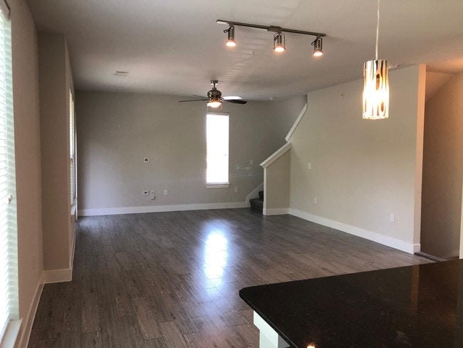 Photo - Oaks Trinity