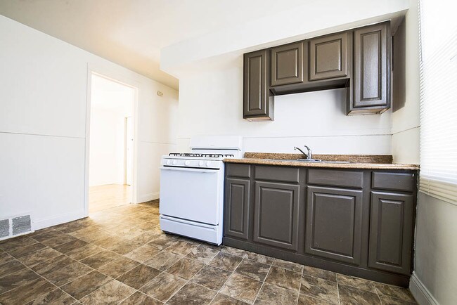 Photo - 9600 S Avenue L