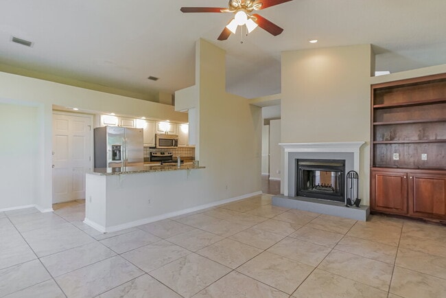 Photo - 105 Harbour Island Ct