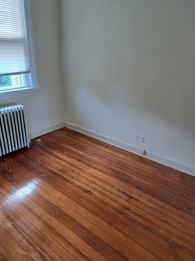 Photo - 415 N Sheridan Rd