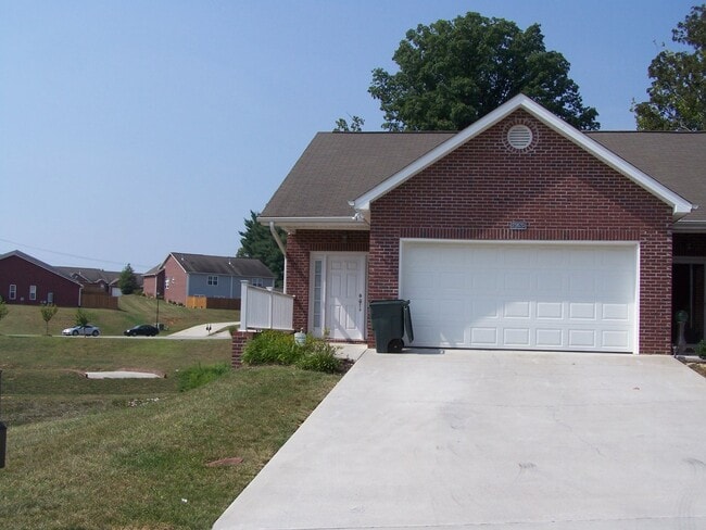 Building Photo - 7920 Ellisville Ln