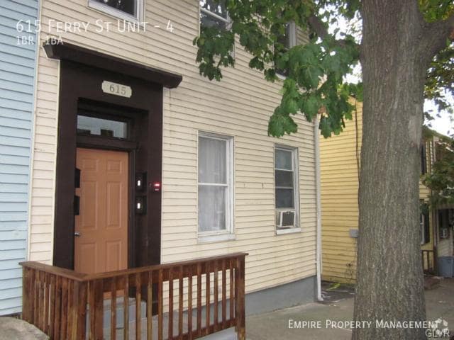 Building Photo - 615 Ferry St Unit 4 Rental