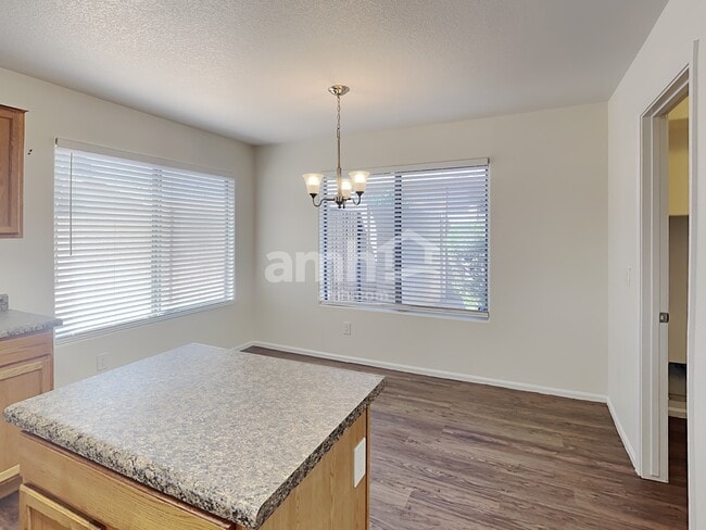 Photo - 16007 W Moreland St