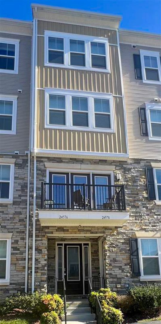 Luxurious 3 Bed 3.5 Bath Townhome In Vibra... - Luxurious 3 Bed 3.5 Bath Townhome In Vibra...