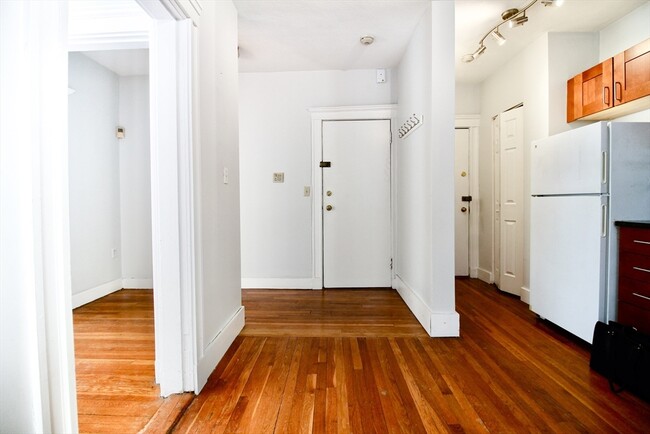 Photo - 32 Ransom Rd Unit 4