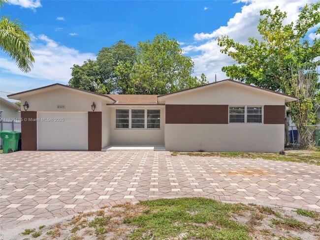 Building Photo - 6525 SW 18th St Rental