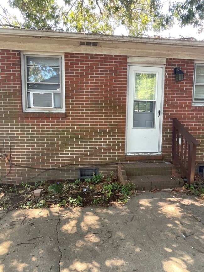 Photo - 7919 Redmon Rd Unit 7919 Redmon Rd Apt B