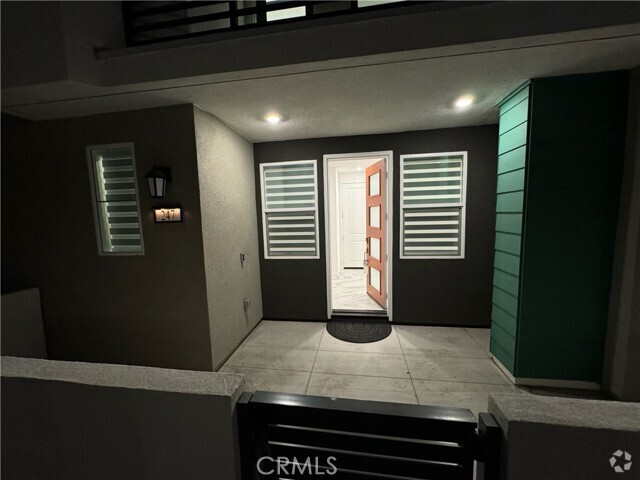 Building Photo - 247 Sash Rental