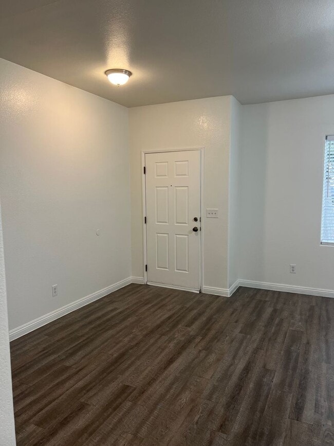 Photo - 1548 N Valencia Ct