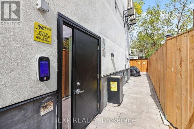 Photo - 61 Pinehurst Ave Unit A