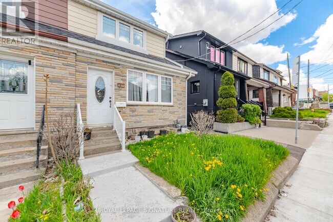 Photo - 2000 Dufferin St