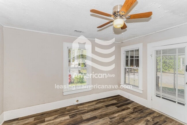 Photo - 1916 Beech Ave